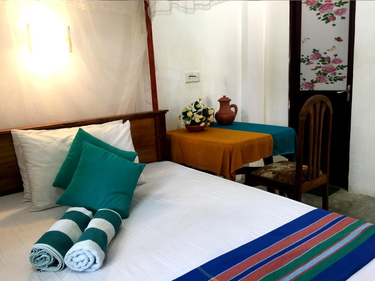 Double G Motel Weligama Ngoại thất bức ảnh