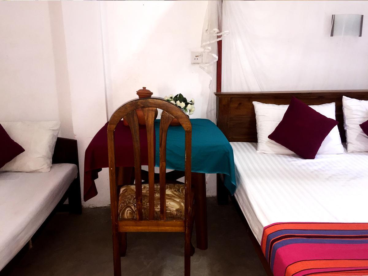 Double G Motel Weligama Ngoại thất bức ảnh